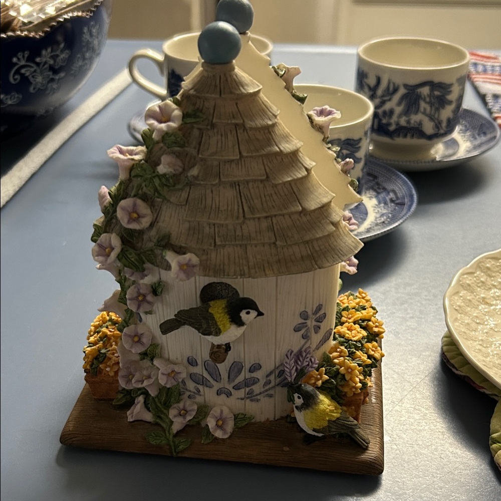 Pfaltzgraff Yorktowne Decorative Birdhouse Napkin Holder